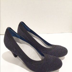 Betabrand Late to the gate heels Sz 7 NWOT